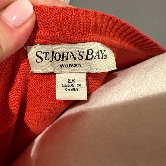 St. John’s Bay V Neck Argyle Sweater - Picture 4 of 4